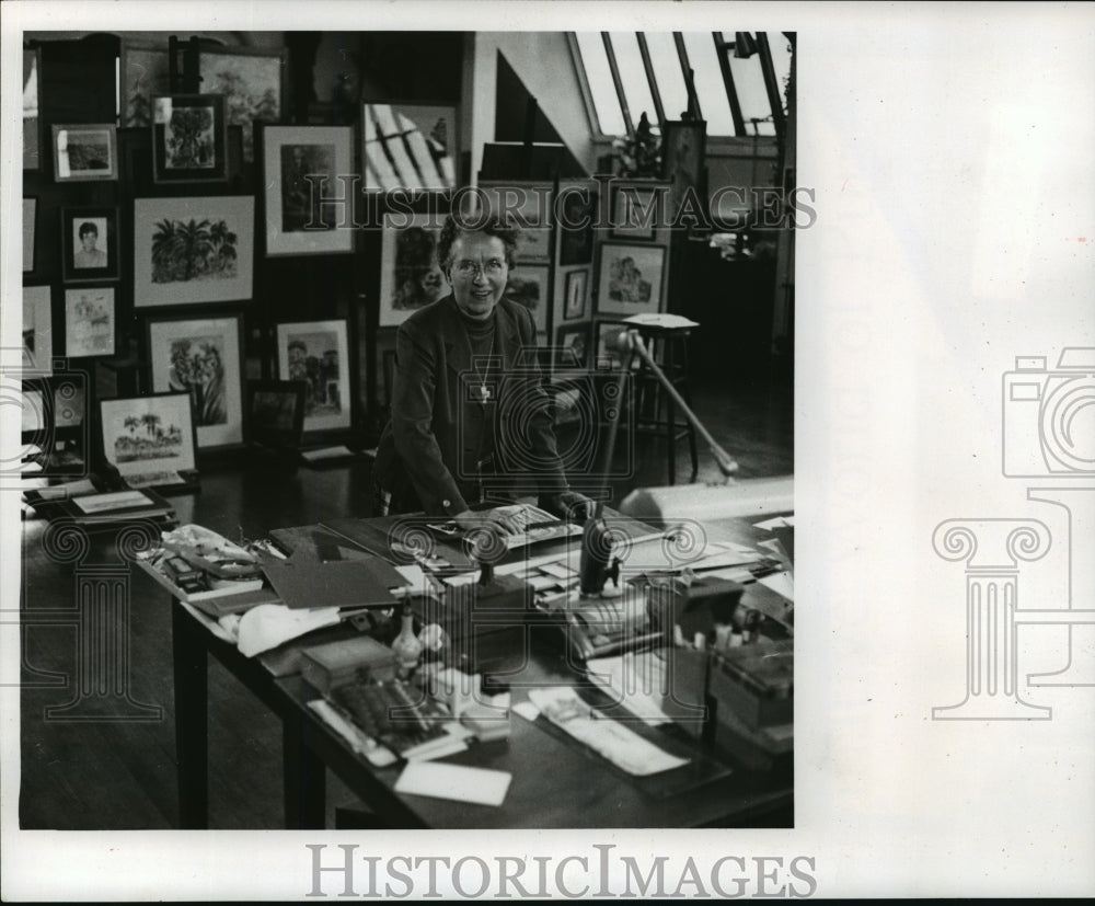 1972 Press Photo Sister Patricia Michaelin Woeckner spent weeks in her studio.-Historic Images