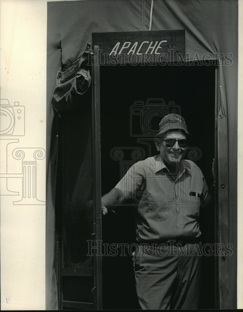 1984 Press Photo The Young Men's Christian Association camp director Mr. Carmen-Historic Images