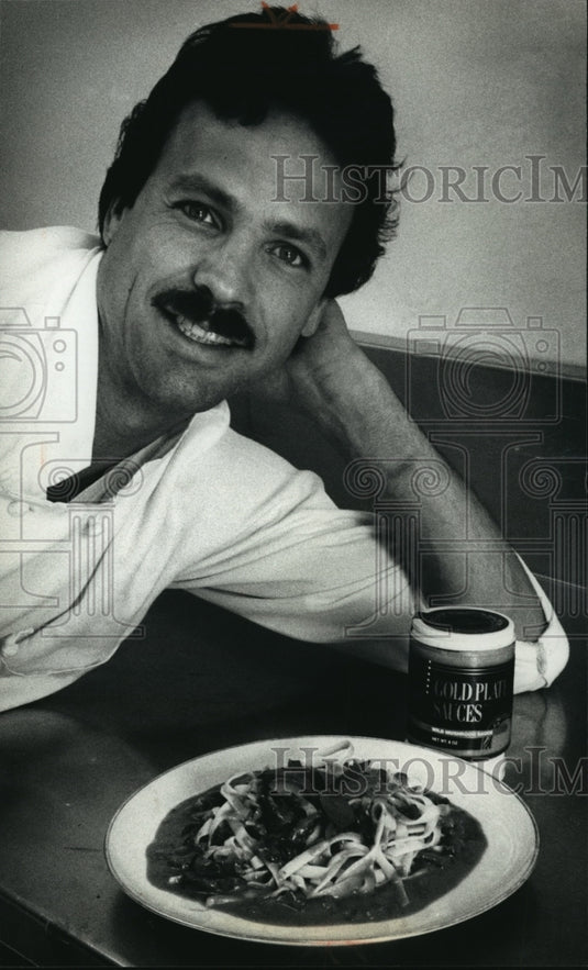 1992 Press Photo Chef David Kugler's creation, sold under the Gold Plate label-Historic Images
