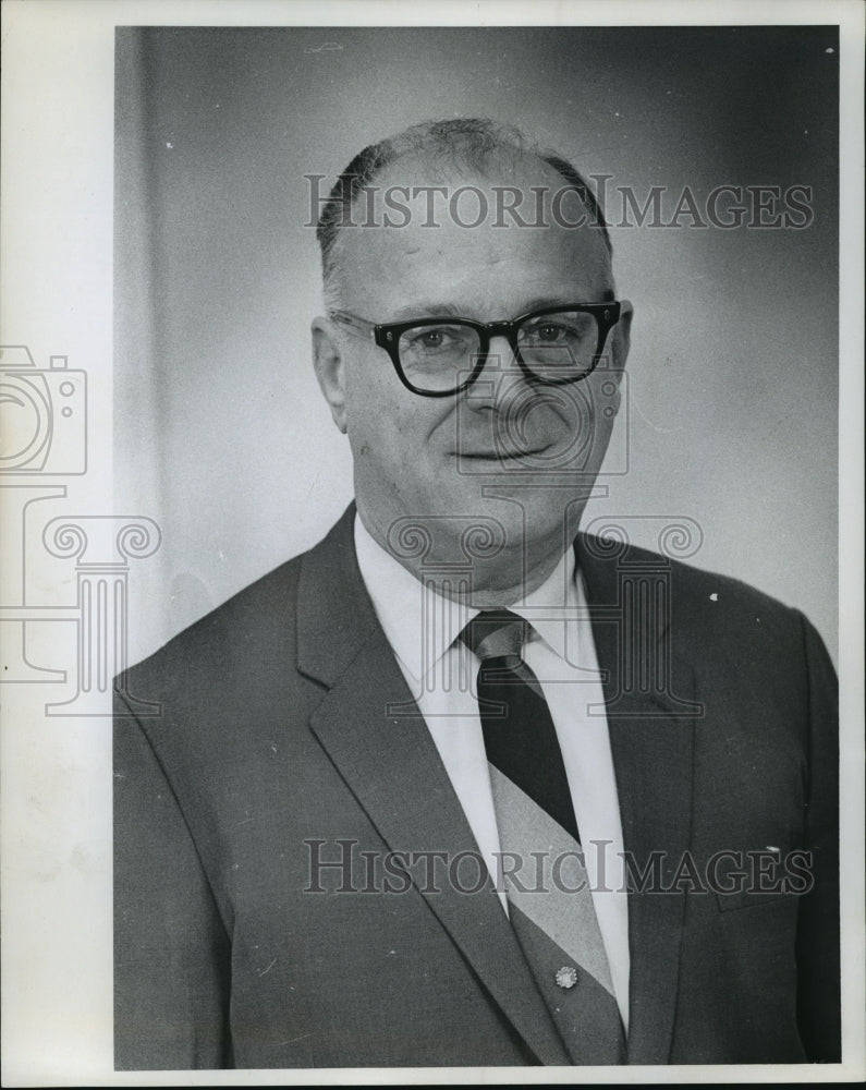 1969 Press Photo John M. Kuglitsch Greendale Village Manager plans to retire.-Historic Images