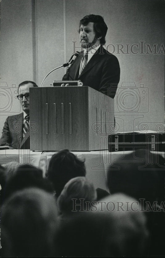 1976 Press Photo Ken Wooden, author of "Weeping in the Playtime of Others" - Historic Images