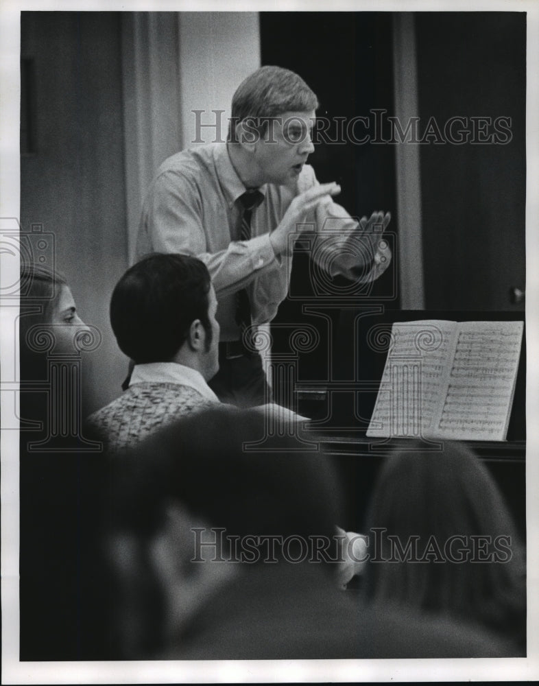 1971 Press Photo Wendell Kumlien the UWM Choral Director - mja38309-Historic Images