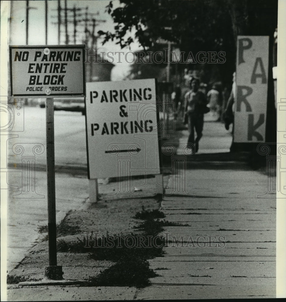 1981 Press Photo At the Wis-State Fair there is no parking on the street.-Historic Images