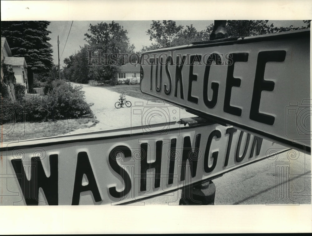 1985 Press Photo Tuskegee and Washington streets reflect community's heritage-Historic Images