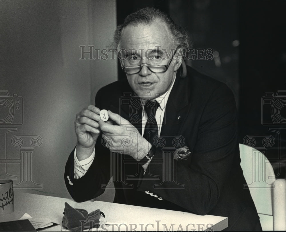 1987 Press Photo Author Ralph Blum displayedrune during talk at Webster&#39;s Books-Historic Images
