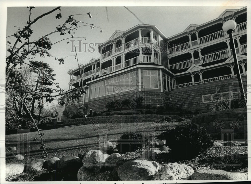 1991 Press Photo The Geneva Inn&quot;s Grandview Restaurant in Lake Geneva, Wisconsin-Historic Images