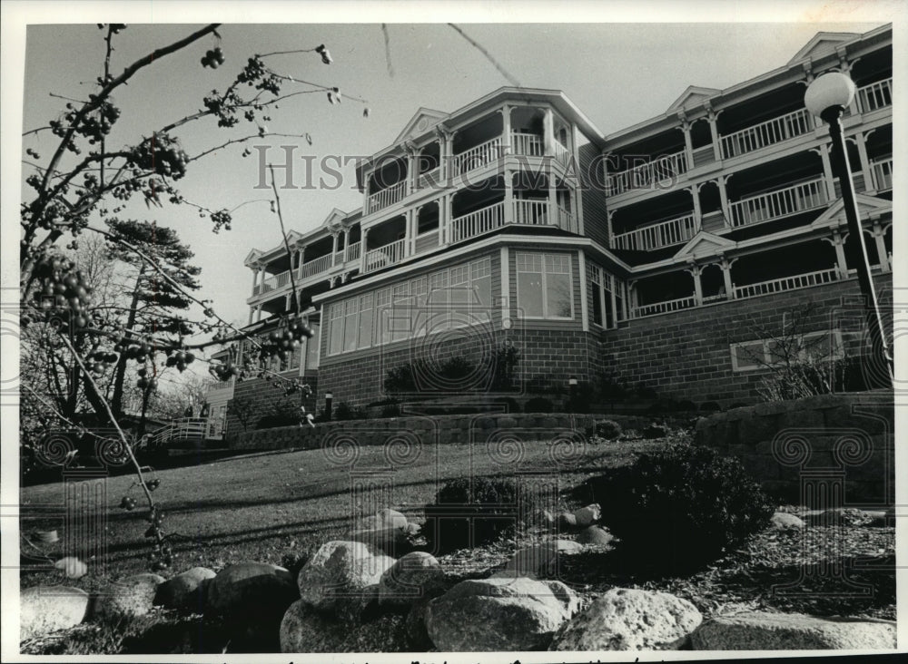 1991 Press Photo The Geneva Inn"s Grandview Restaurant in Lake Geneva, Wisconsin-Historic Images