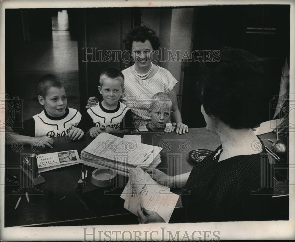 1962 Press Photo George Witkowski&quot;s family filed his nomination papers.-Historic Images