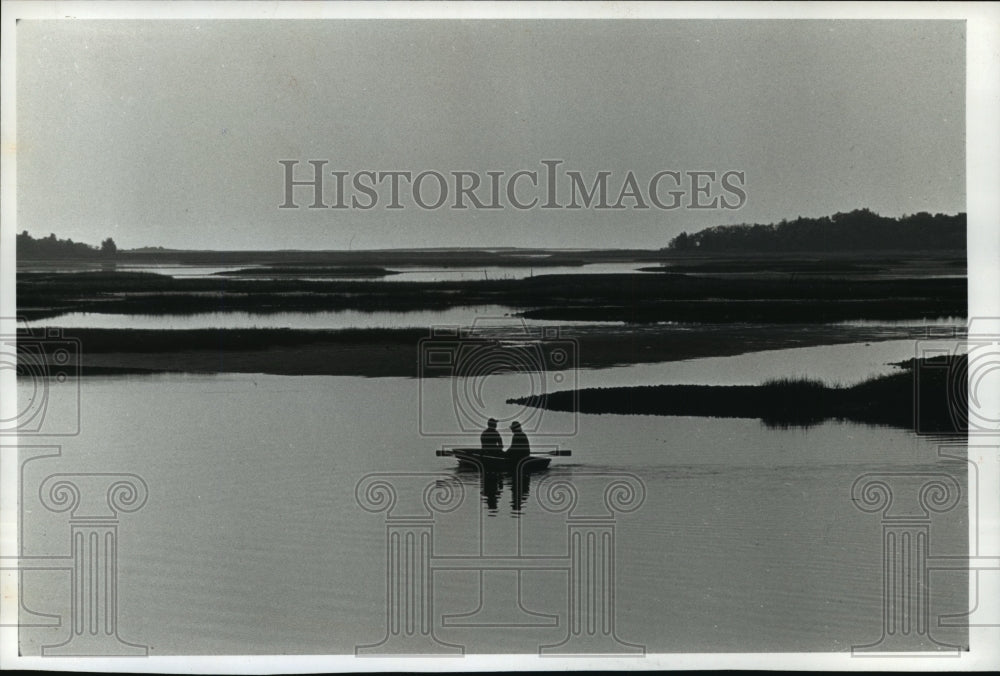 1990 Press Photo Cedar Key, Florida Marsh Islands Rowboat Ride - mja39279-Historic Images