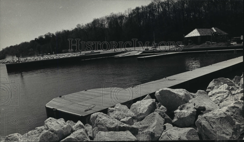 1987 Press Photo Protected harbor in Lake Michigan - Historic Images