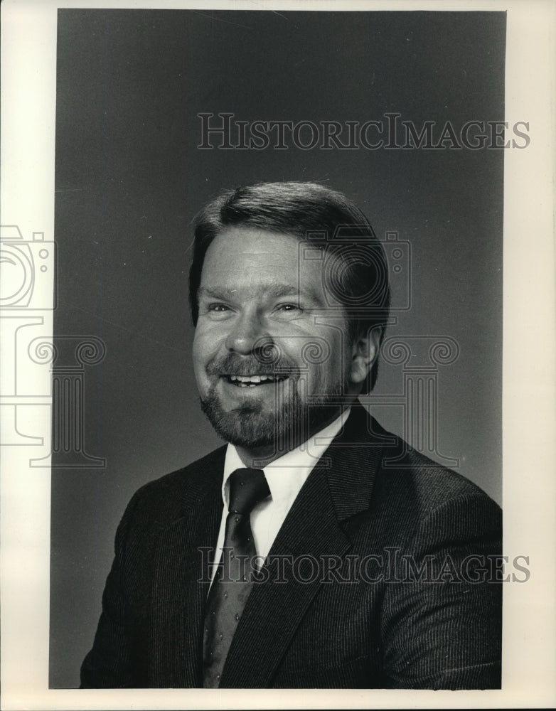 1986 Press Photo Ron Kurtis, Secretary-Treasurer OF WTMJ - mja39499 - Historic Images