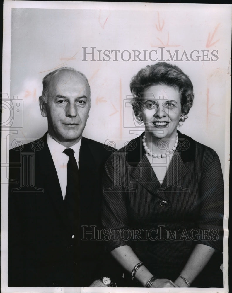 1963 Press Photo Supreme Court Justice Bruce Beilfuss and DeEtte Beilfuss - Historic Images