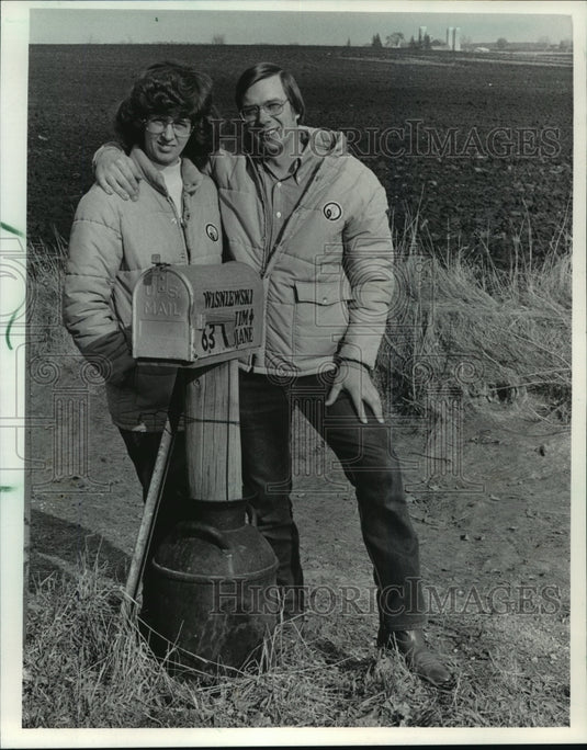 1984 Press Photo Marketing strategies teachers Diane and Jim Wisniewski - Historic Images