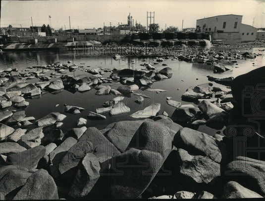 1987 Press Photo Flow Of Wisconsin River Drops To Record Low Near Merrill Dam-Historic Images