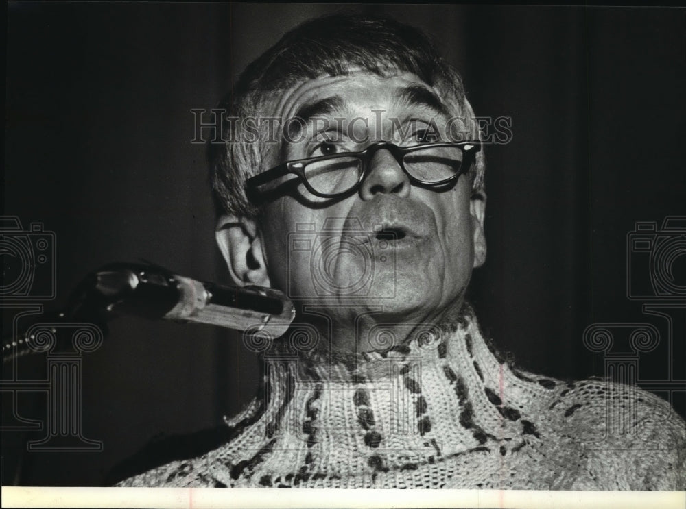 1980 Press Photo Daniel Berrigan At Pax Christi Assembly - mja40258-Historic Images