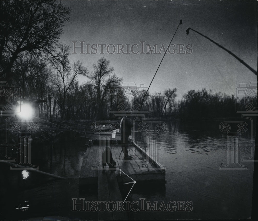 1988 Press Photo Wolf River Will Soon Thaw And Be Open For Fishing - mja40276-Historic Images