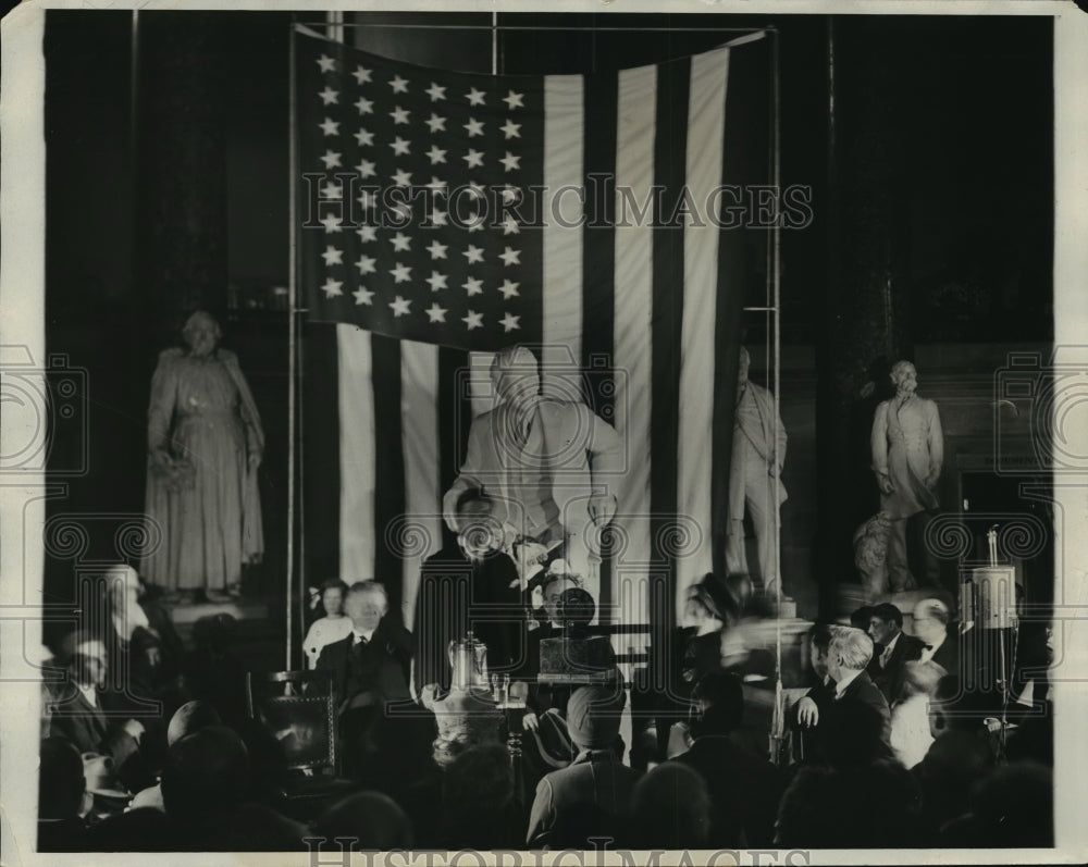 1929 Press Photo Unveiling of Statue of La Folette At Washington D.C.-Historic Images