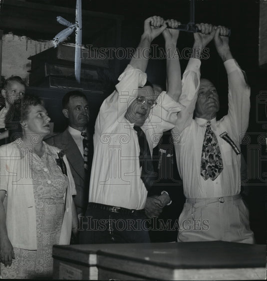 1949 Press Photo Frank Zeidler Mayor of Milwaukee Ringing Bells City Hall Tower-Historic Images