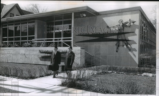 1969 Press Photo A Modernized Version Of The Figure Of Justice On Legal Center-Historic Images