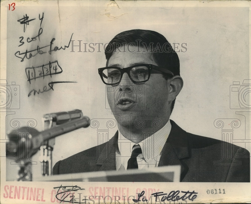 Press Photo Bronson La Follette, attorney general Wisconsin, gives speech-Historic Images