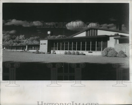 1967 Press Photo Wisconsin Dells High School building - mja41079-Historic Images