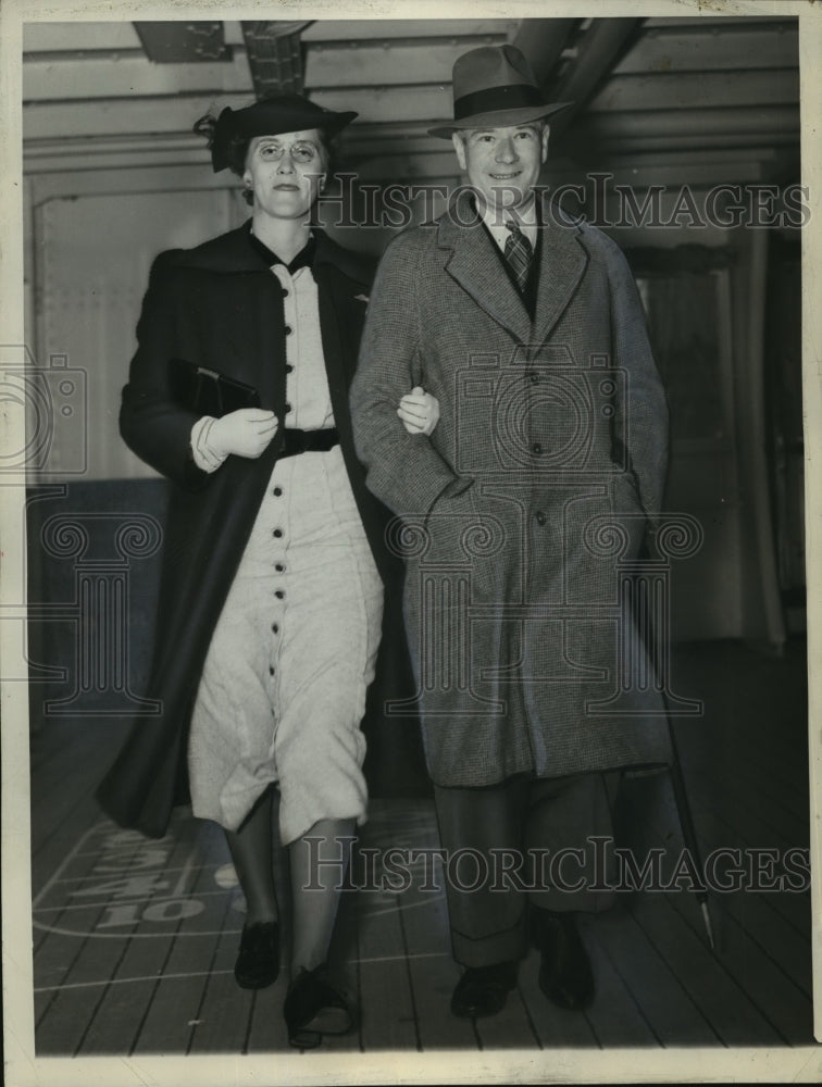1937 Phil La Follette Wisoconsin Governor-Elect and His Wife-Historic Images