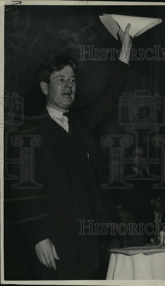 1935 Press Photo Phil La Follette During South Side Armory Speech Milwaukee-Historic Images