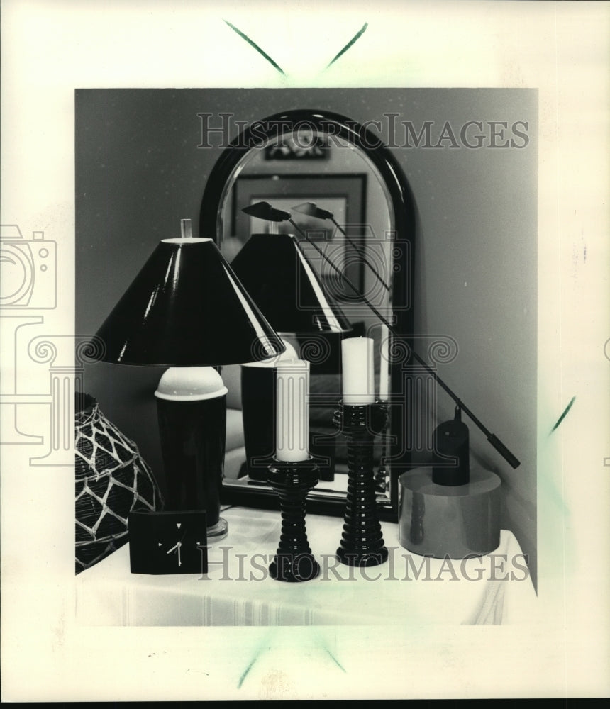 1987 Press Photo One Kind of Lighting Lamps - Historic Images