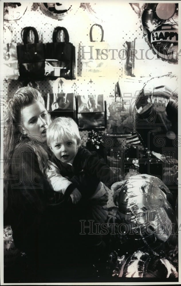 1993 Press Photo Angela Hibl With Son, Would Rather Stay at Full- Time Job - Historic Images