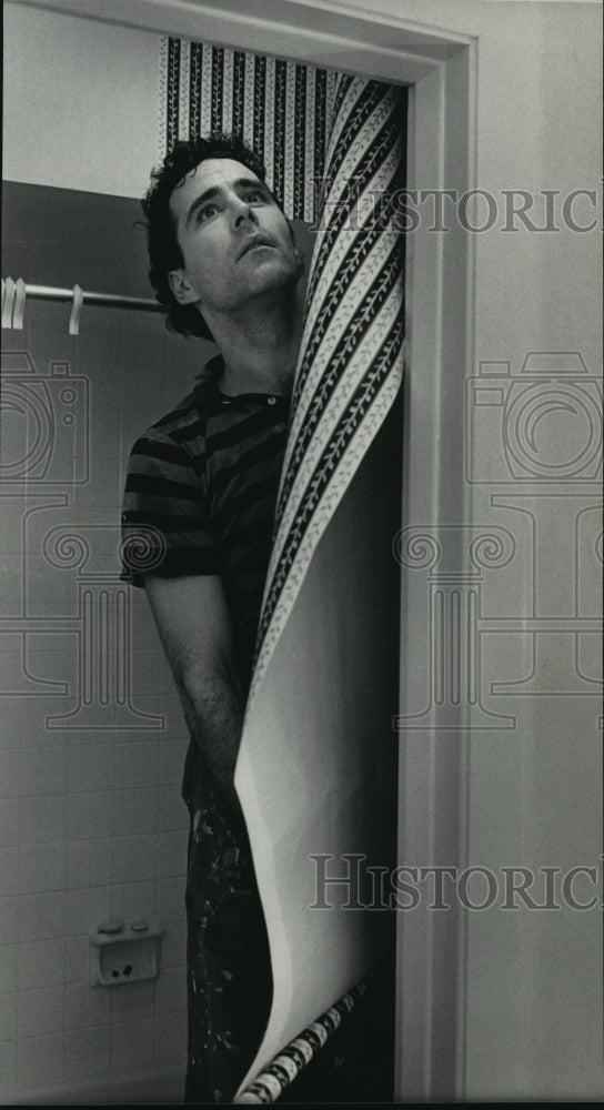 1986 Press Photo Paul Zawadsky Works On Home Improvement On A Budget - mja41541-Historic Images