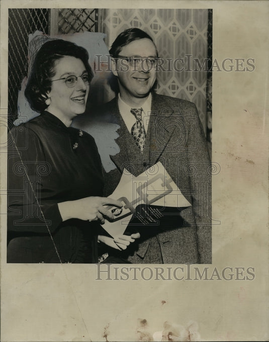 1951 Press Photo Mayor Frank Zeidler's Wife - Historic Images