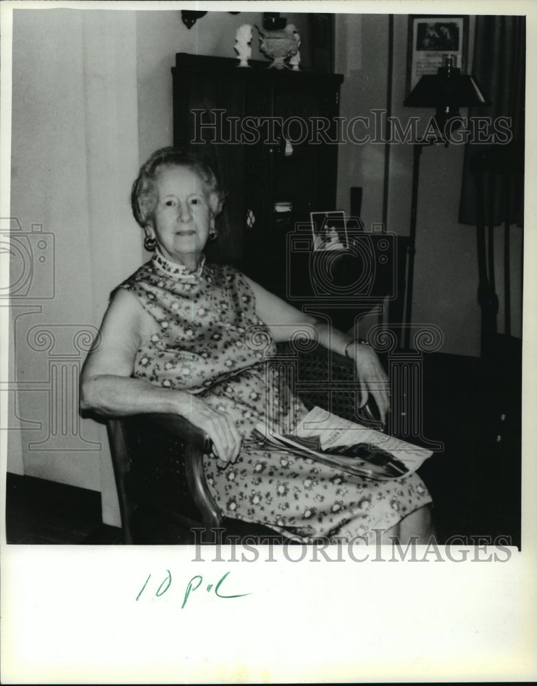 1981 Press Photo Ellen Laabs at her home - Historic Images