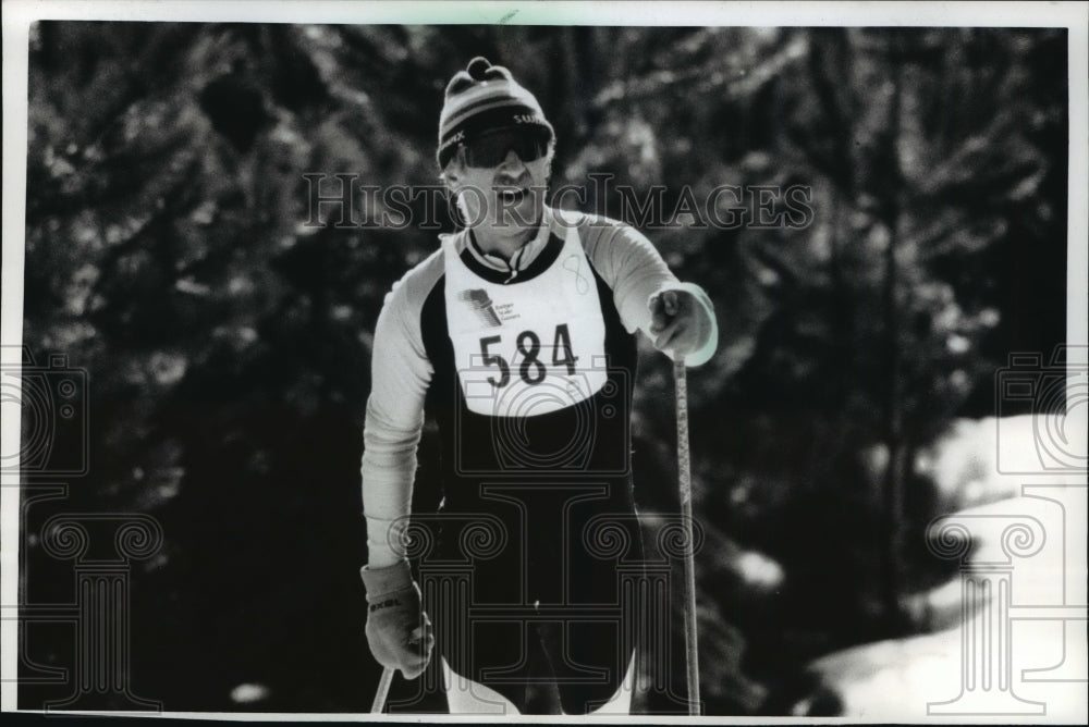 1993 Press Photo Entrant 584 in cross-country skis at Badger State Winter Games - Historic Images