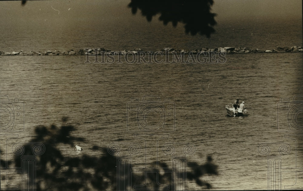 1989 Press Photo People Boating at Bay View Park, Lake Michigan - mja42182 - Historic Images