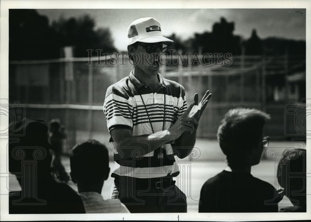 1993 Press Photo Paul Zehel a Phys Ed Teacher at Fairview Elementary School - Historic Images