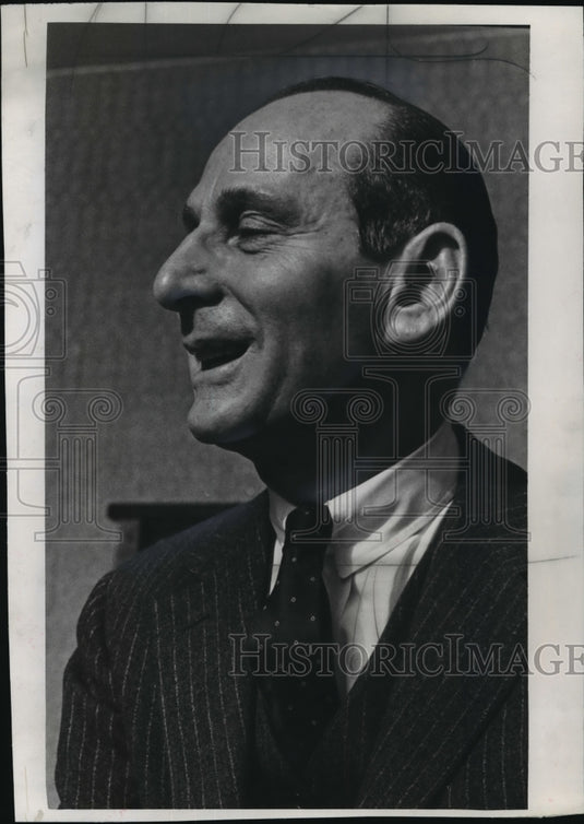Press Photo Lester Lanin, orchestra leader sold painting for $900 a color-Historic Images