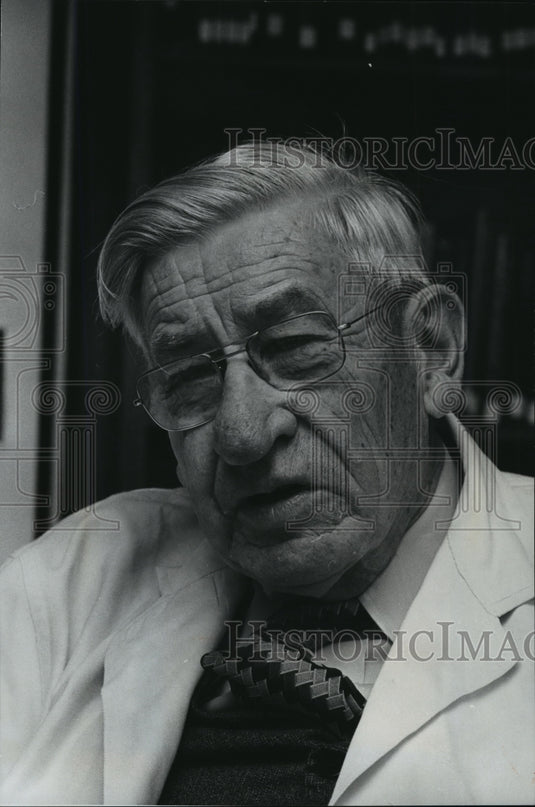 1978 Press Photo    Walter Zeit, a teacher, dedicated at Medical College of Wis. - Historic Images