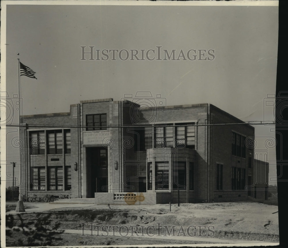 1946 Press Photo A Schoolhouse in the Town of Lake, Wisconsin - mja42855-Historic Images