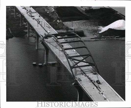 1980 Press Photo Green Bay's new Tower Drive Bridge spans across the Fox River-Historic Images