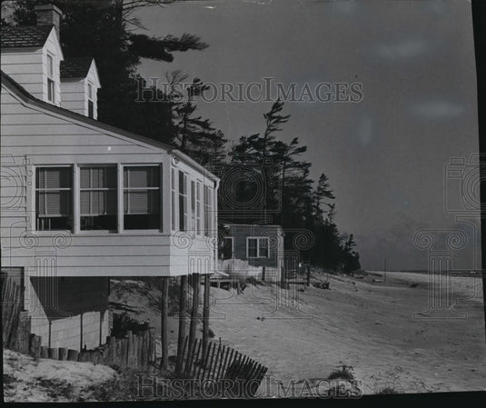 1957 Erosion of Shoreline homes on Lake Michigan, near Oostbury, - Historic Images