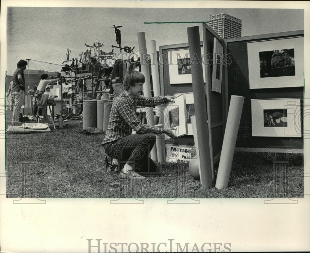 1984 Press Photo A display of Philip Krejcarek&#39;s color photography at Festival-Historic Images