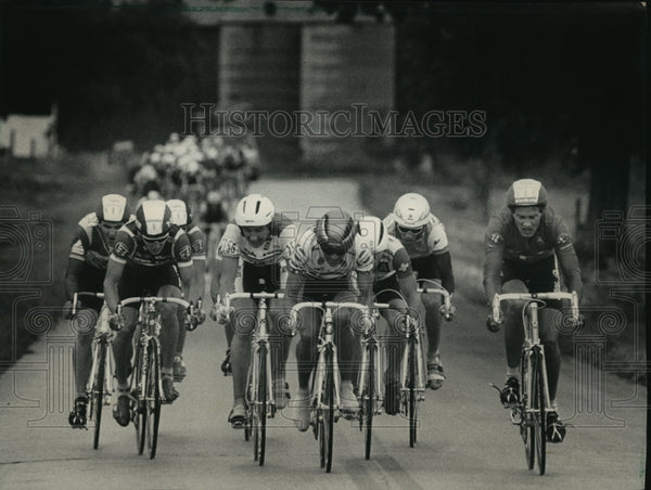 1987 Press Photo A breakaway Group Cyclist at Kiekhaefer Aeromarine Ro ...