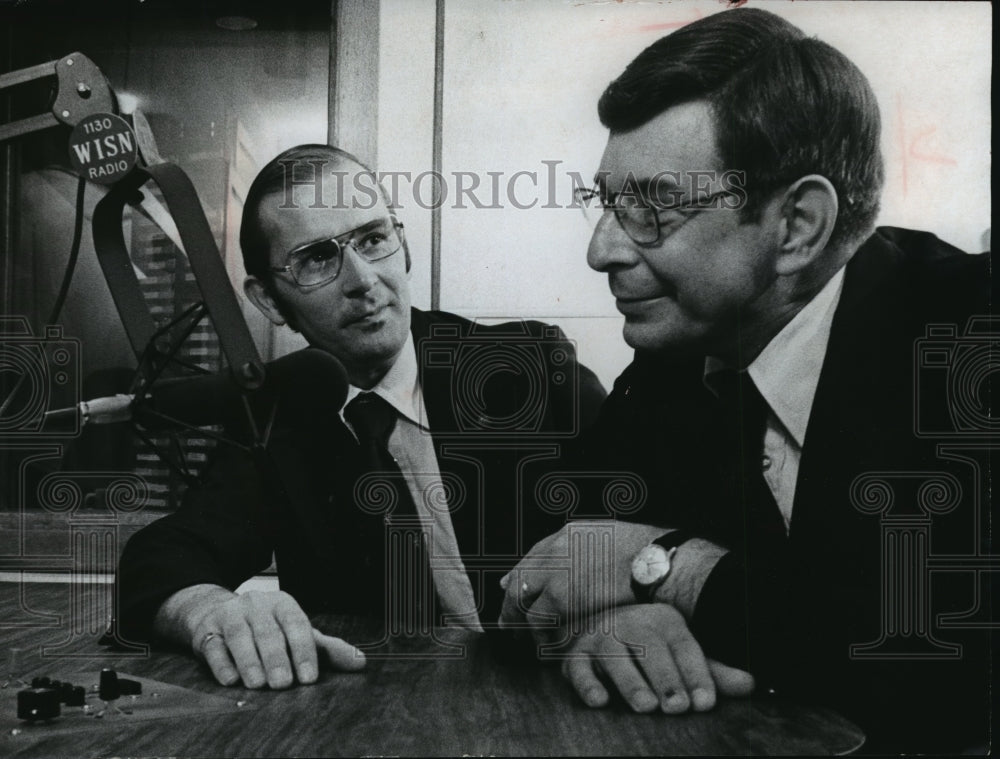 1975 Press Photo Chuck Arnold and Tom Lambert on WISN Radio - mja43587-Historic Images
