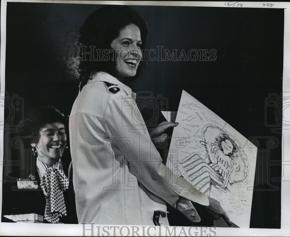 1976 Press Photo Karen Lamb With Her Shower Gift - mja43601 - Historic Images