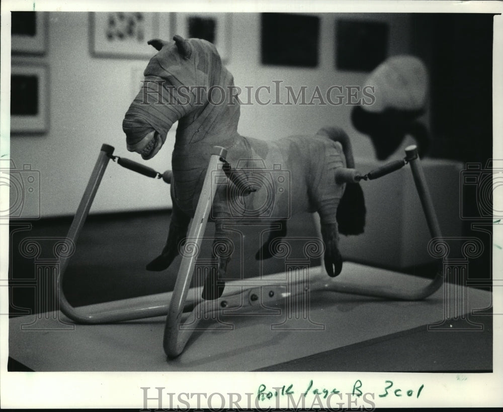 1985 Press Photo Jeff Wrona&#39;s Prize-Winner &quot;Rockinghorse&quot; Art Piece - mja43660-Historic Images