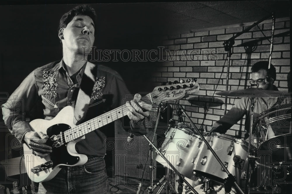 1986 Press Photo Terry Tanger playing and electric guitar with his Rock Band-Historic Images