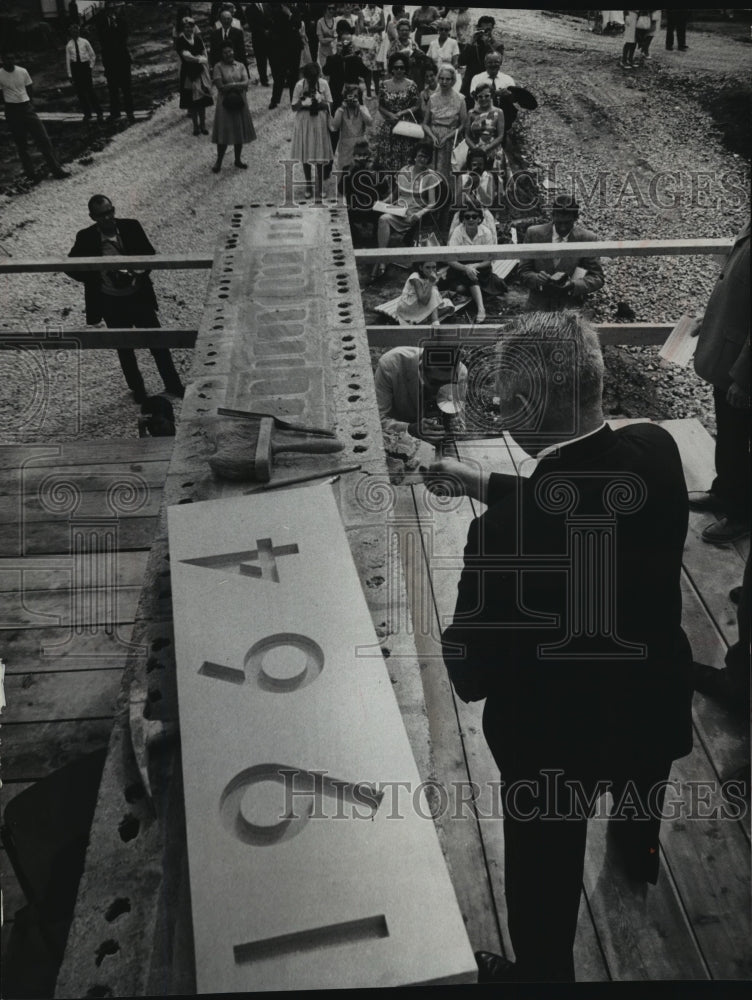 1984 Press Photo Donald W. Nusbaum Milwaukee Journal Sentinel - mja43852 - Historic Images