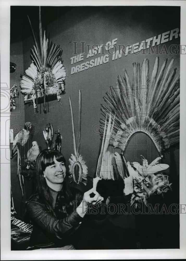 1970 Press Photo Sue Blankenheim an Artist for Milwaukee Public Museum in-Historic Images