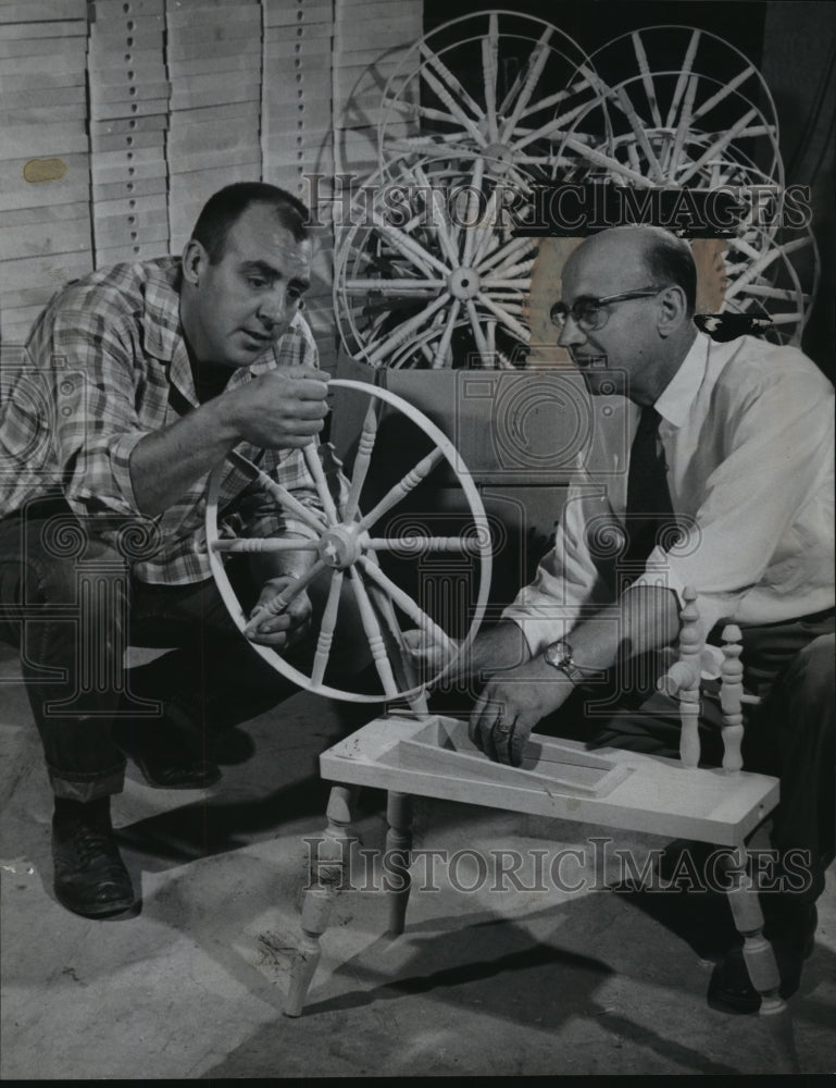 1962 Press Photo Tony Bertagnolli with wood turner - mja43894-Historic Images