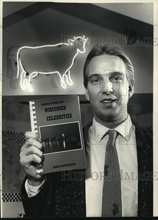 1988 Press Photo Brian Blaschka College Graduate Sets up Own Business - Historic Images